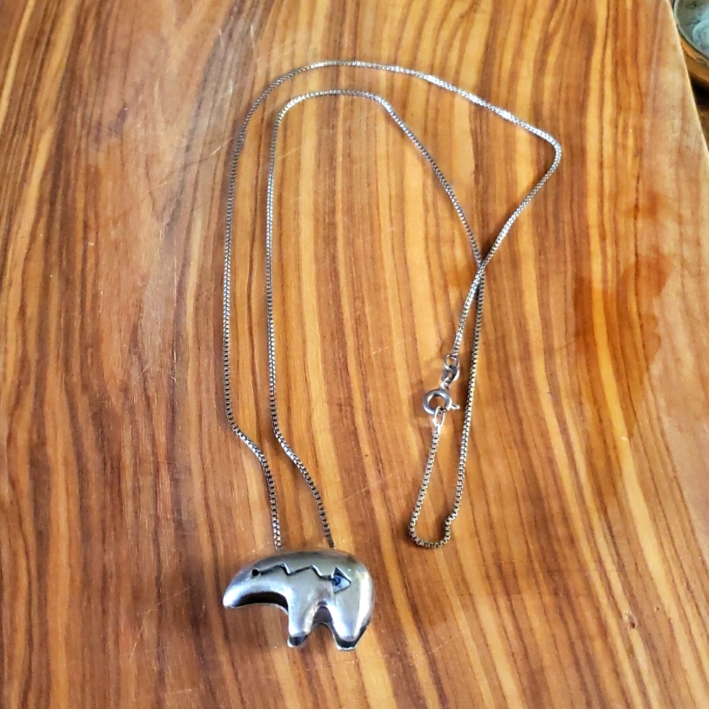 Vintage 925 Silver Native American Bear Pendant and 12 in chain Unsigned